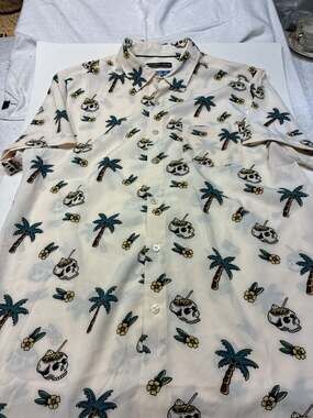 VSTR Men's 4-Way Stretch Easy Care Short Sleeve Button-Up Shirt with Skull, Palm
